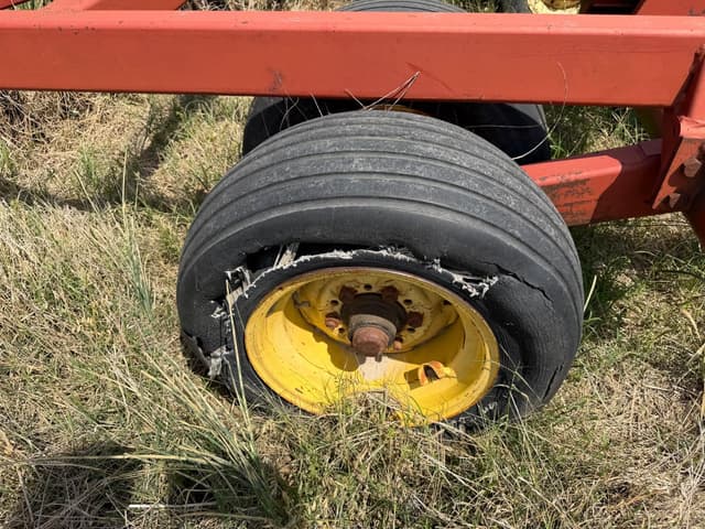 Image of Sunflower 1233-27 equipment image 4