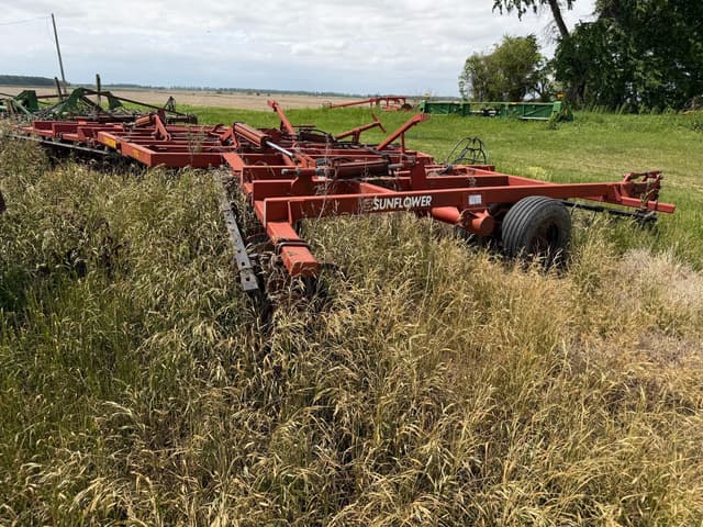 Image of Sunflower 1233-27 equipment image 2