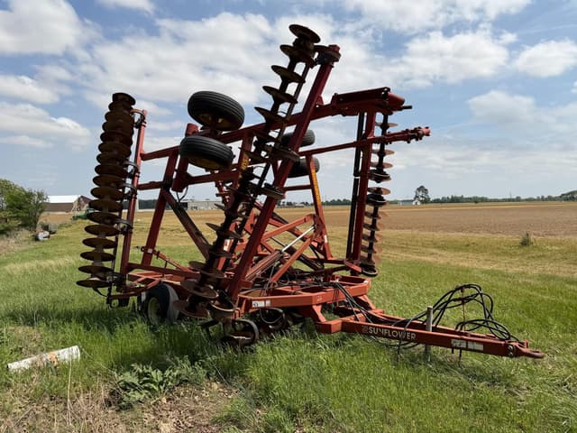 Image of Sunflower 1233 equipment image 1