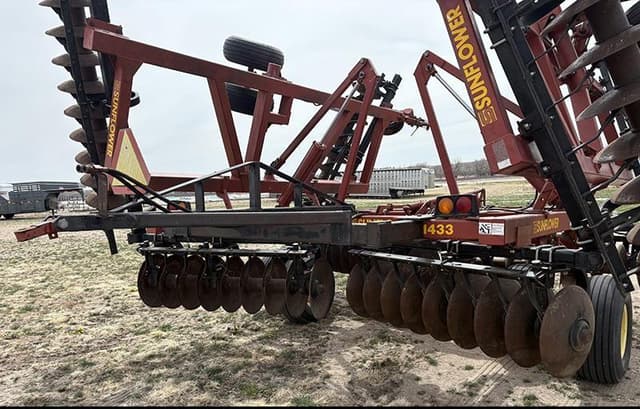 Image of Sunflower 1433-29 equipment image 3