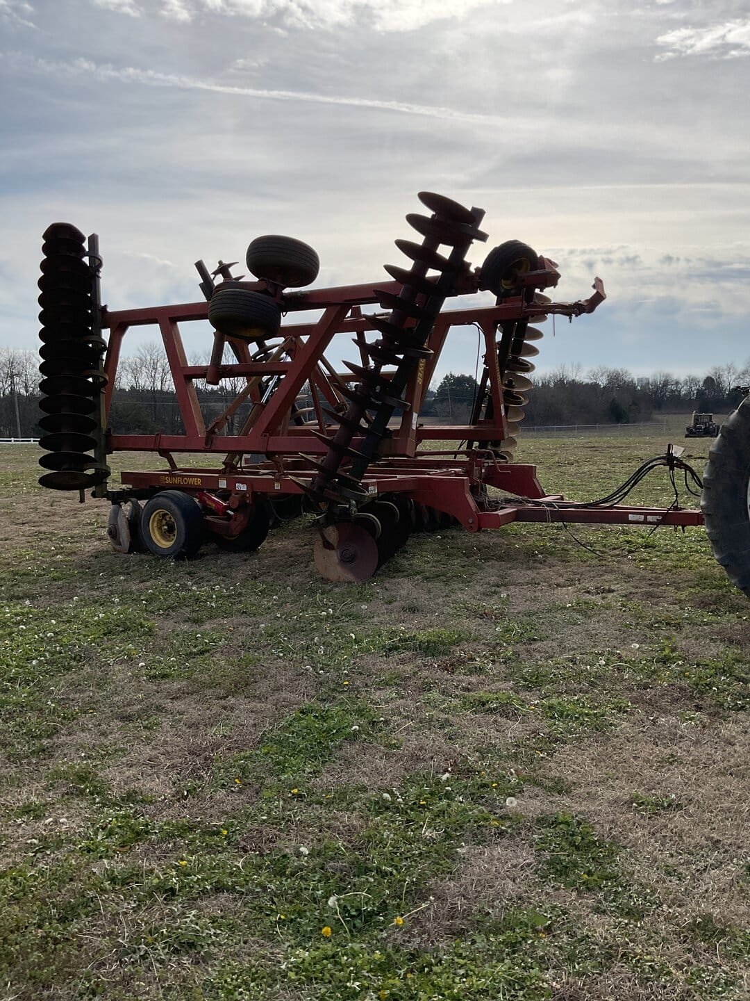 Sunflower 1433-32 Equipment Image0