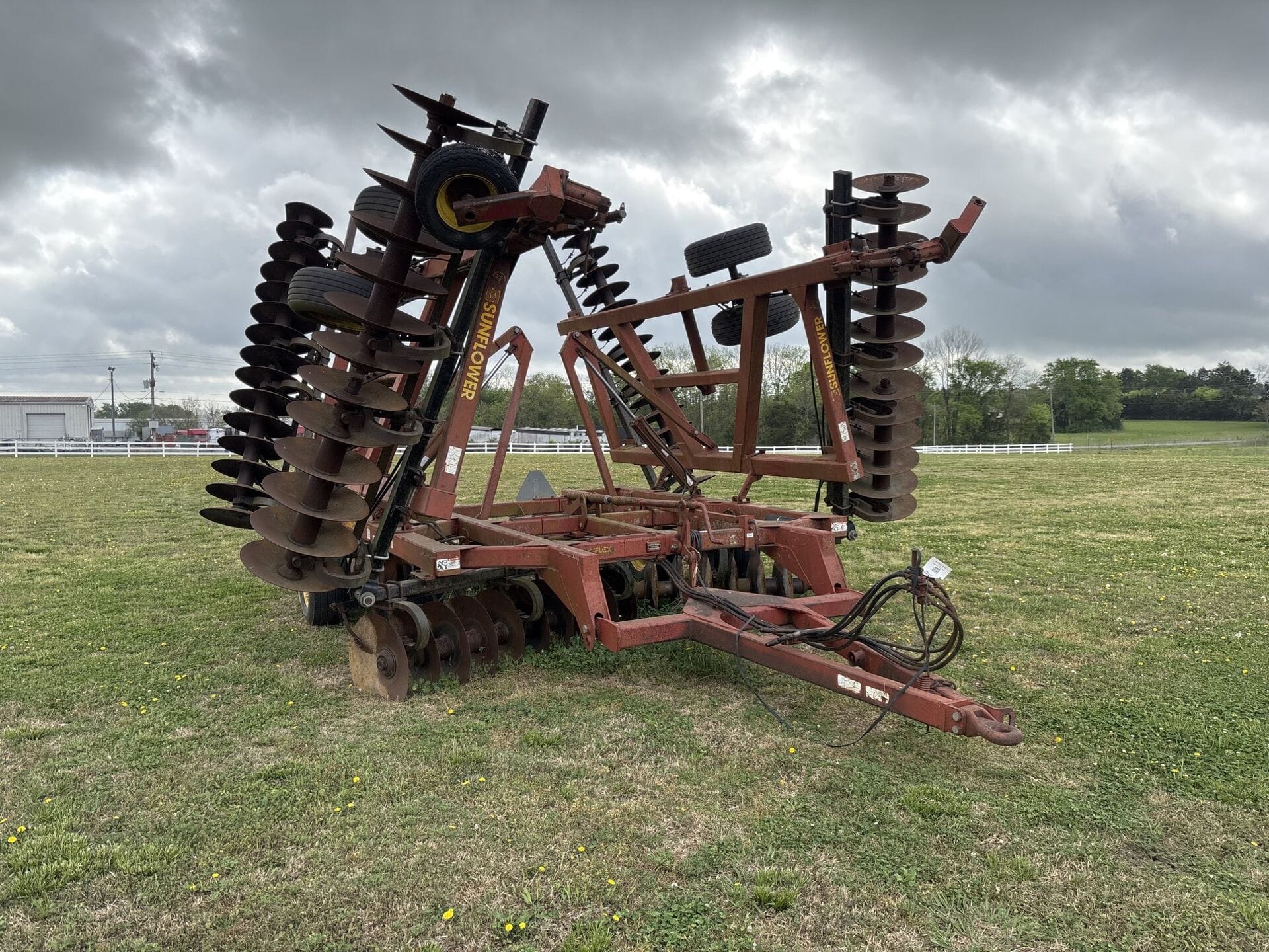Sunflower 1433-32 Equipment Image0