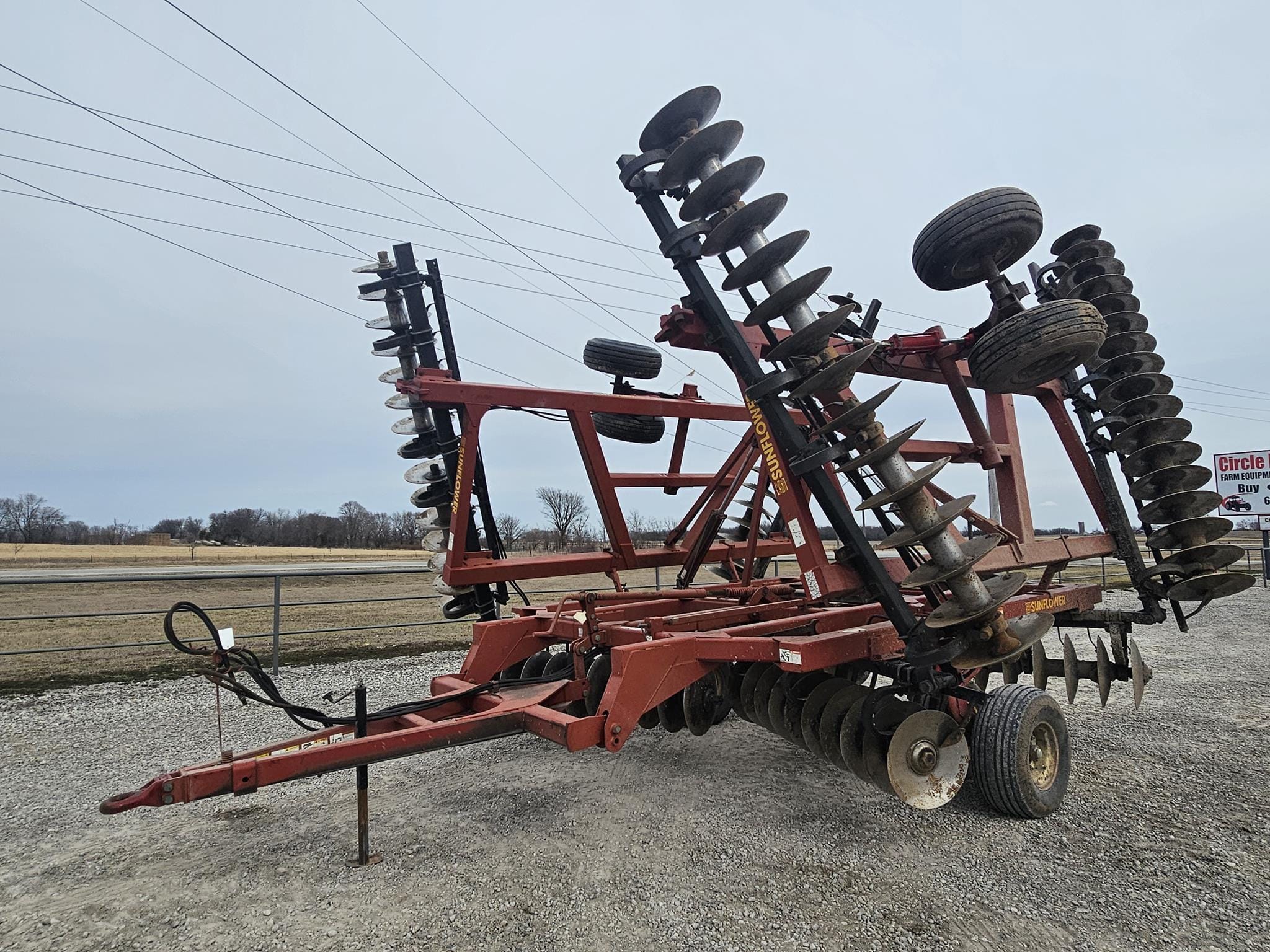 Sunflower 1433-35 Equipment Image0