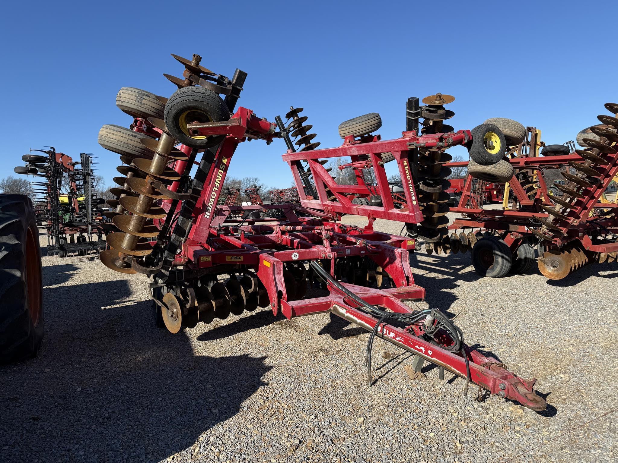 Sunflower 1435 Equipment Image0