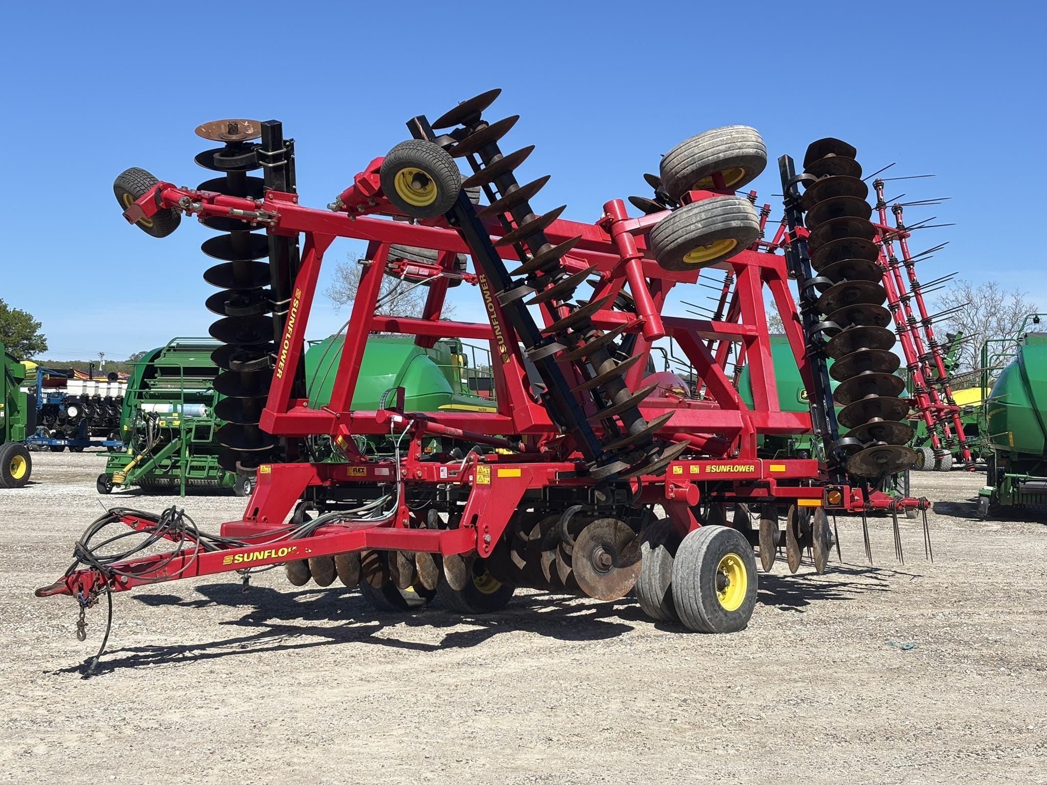 Sunflower 1435-29 Equipment Image0
