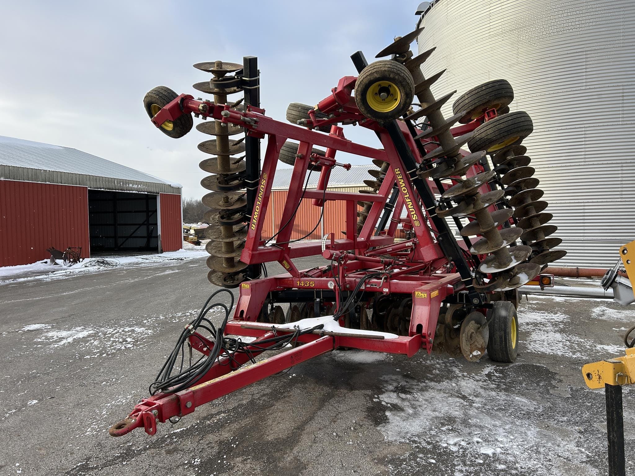 Sunflower 1435-29 Equipment Image0