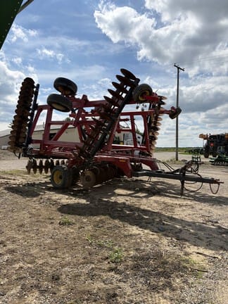 Sunflower 1435-33 Equipment Image0