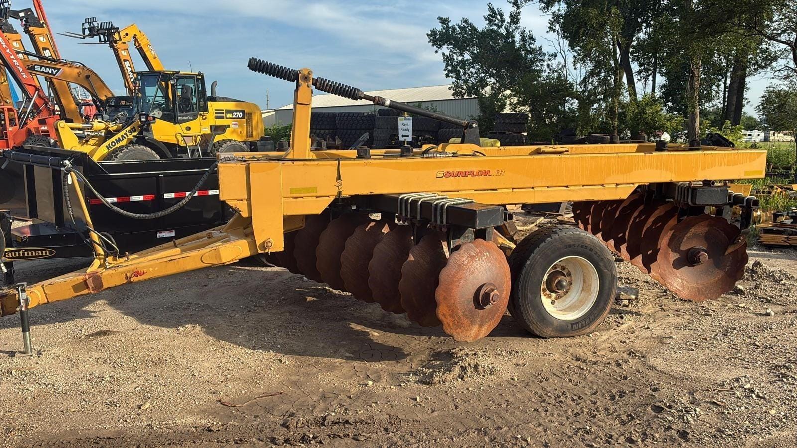 2014 Sunflower 1710HD Equipment Image0