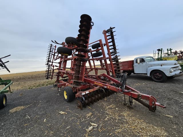 Image of Sunflower 2320 equipment image 2