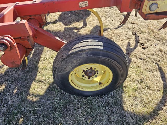 Image of Sunflower 2330 equipment image 4