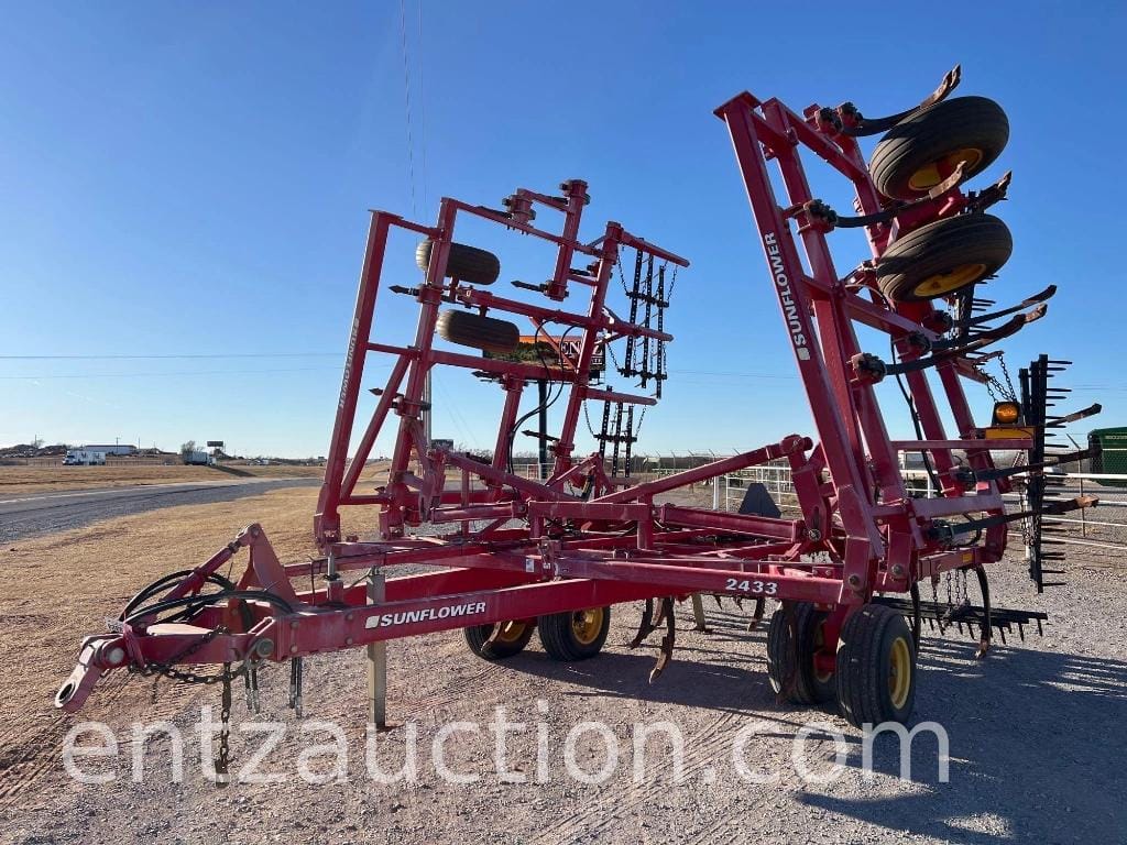 Sunflower 2433 Equipment Image0
