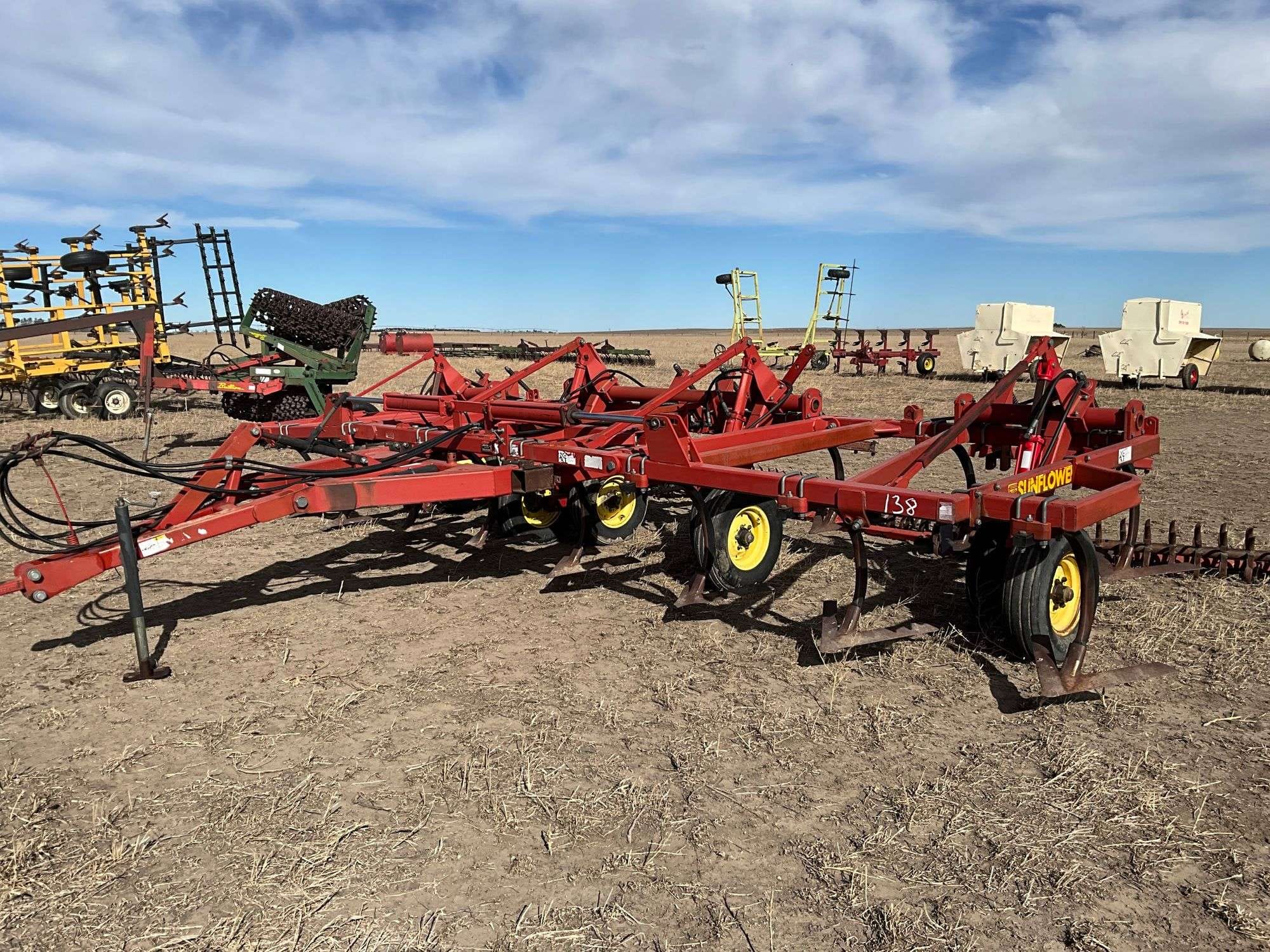 Sunflower 3030 Equipment Image0