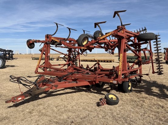 Sunflower 3060-42 Equipment Image0