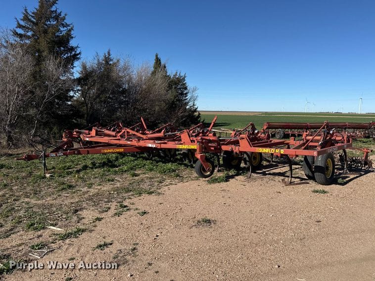 Sunflower 3060 Equipment Image0