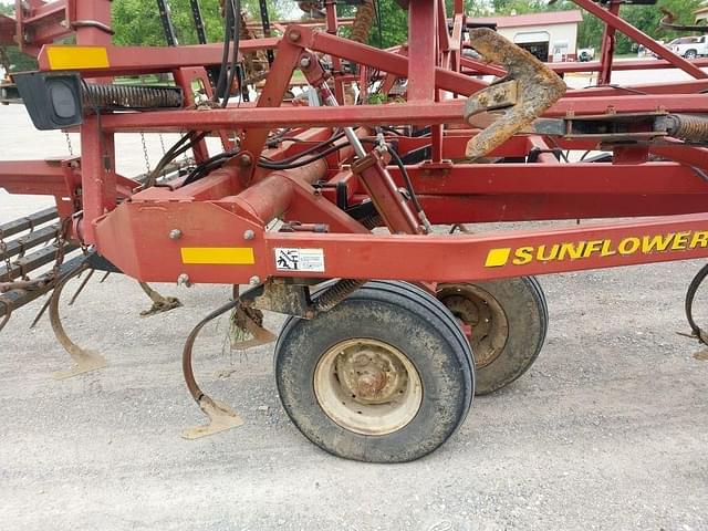 Image of Sunflower 5035-32 equipment image 3