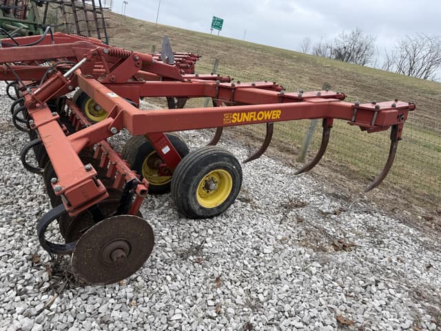 Image of Sunflower 4110 equipment image 2