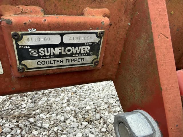 Image of Sunflower 4110 equipment image 3