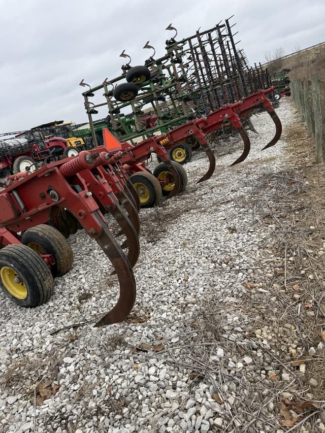 Image of Sunflower 4110 equipment image 1