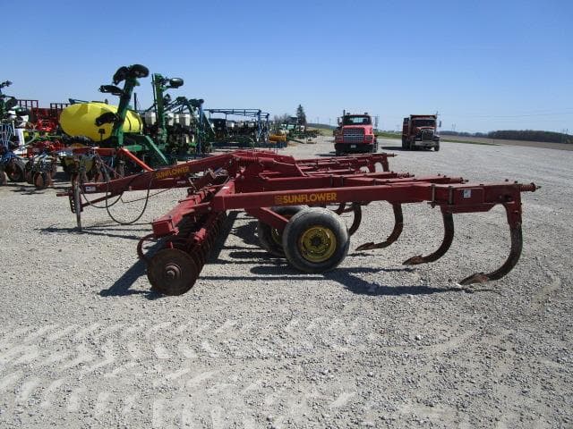 Image of Sunflower 4110 equipment image 2