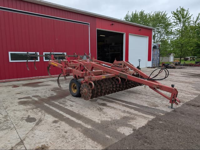 Image of Sunflower 4211 equipment image 1