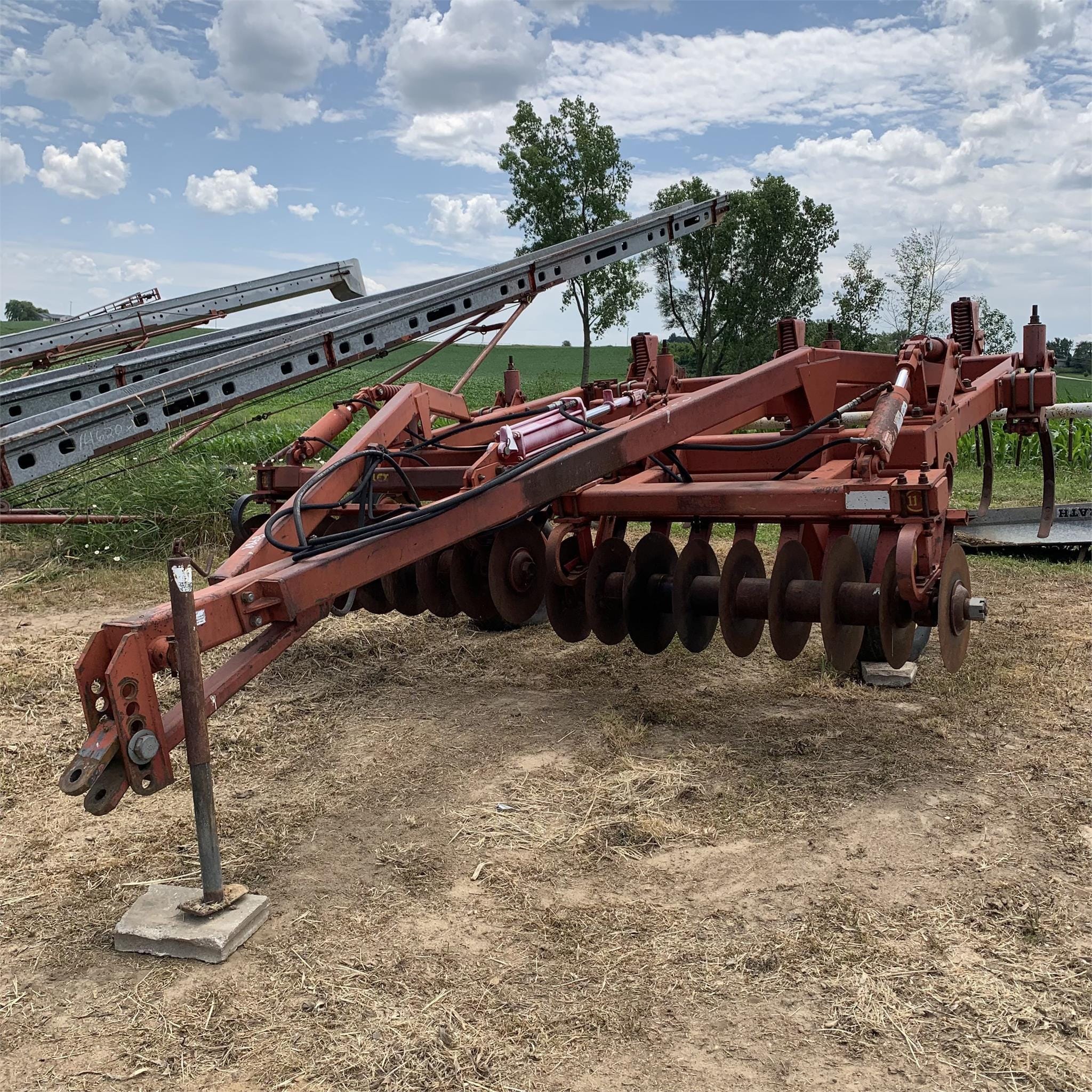 Sunflower 4211-11 Equipment Image0