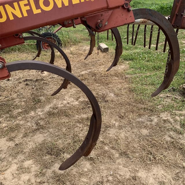 Image of Sunflower 4211-11 equipment image 4