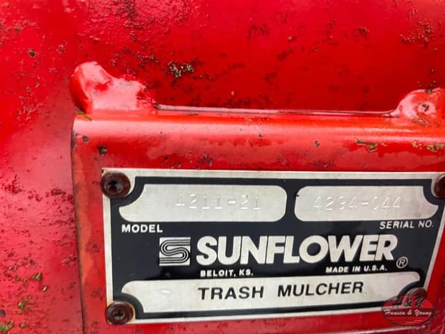 Image of Sunflower 4211 equipment image 3