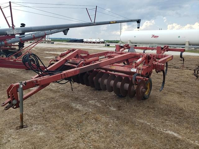 Image of Sunflower 4211 equipment image 1
