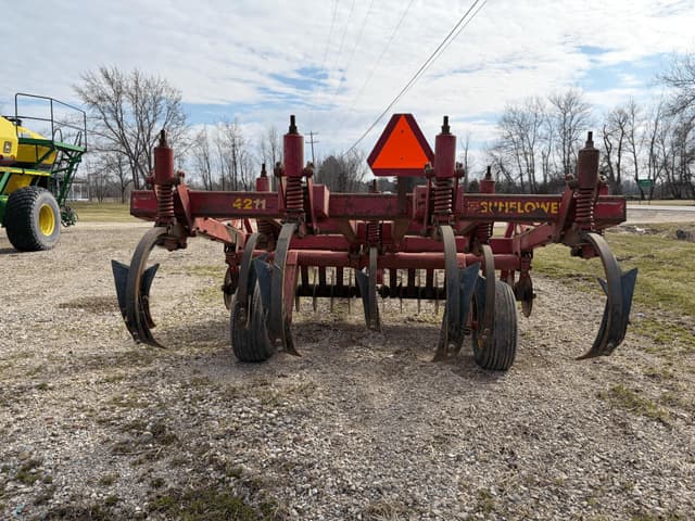 Image of Sunflower 4211 equipment image 4