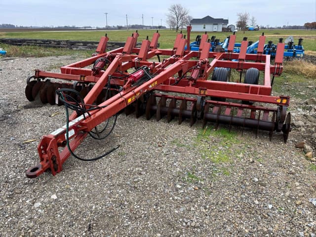 Image of Sunflower 4212 equipment image 1