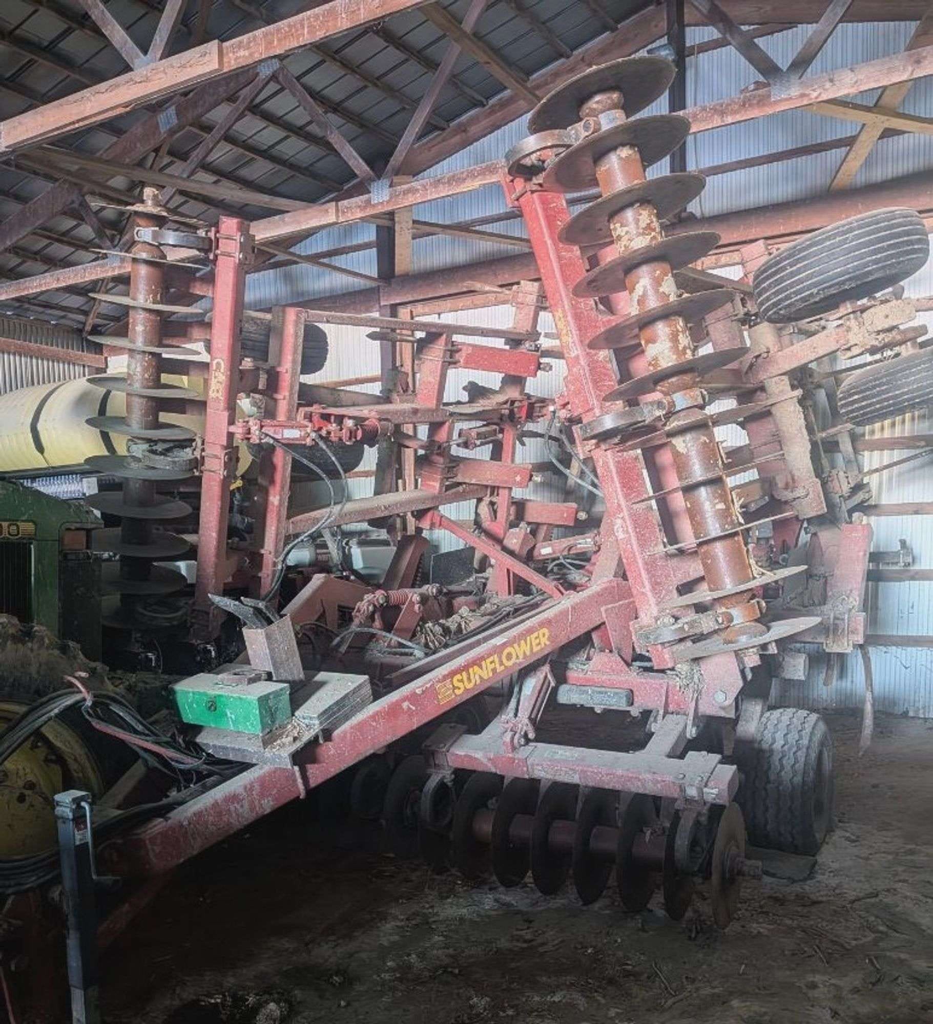 Sunflower 4232 Equipment Image0