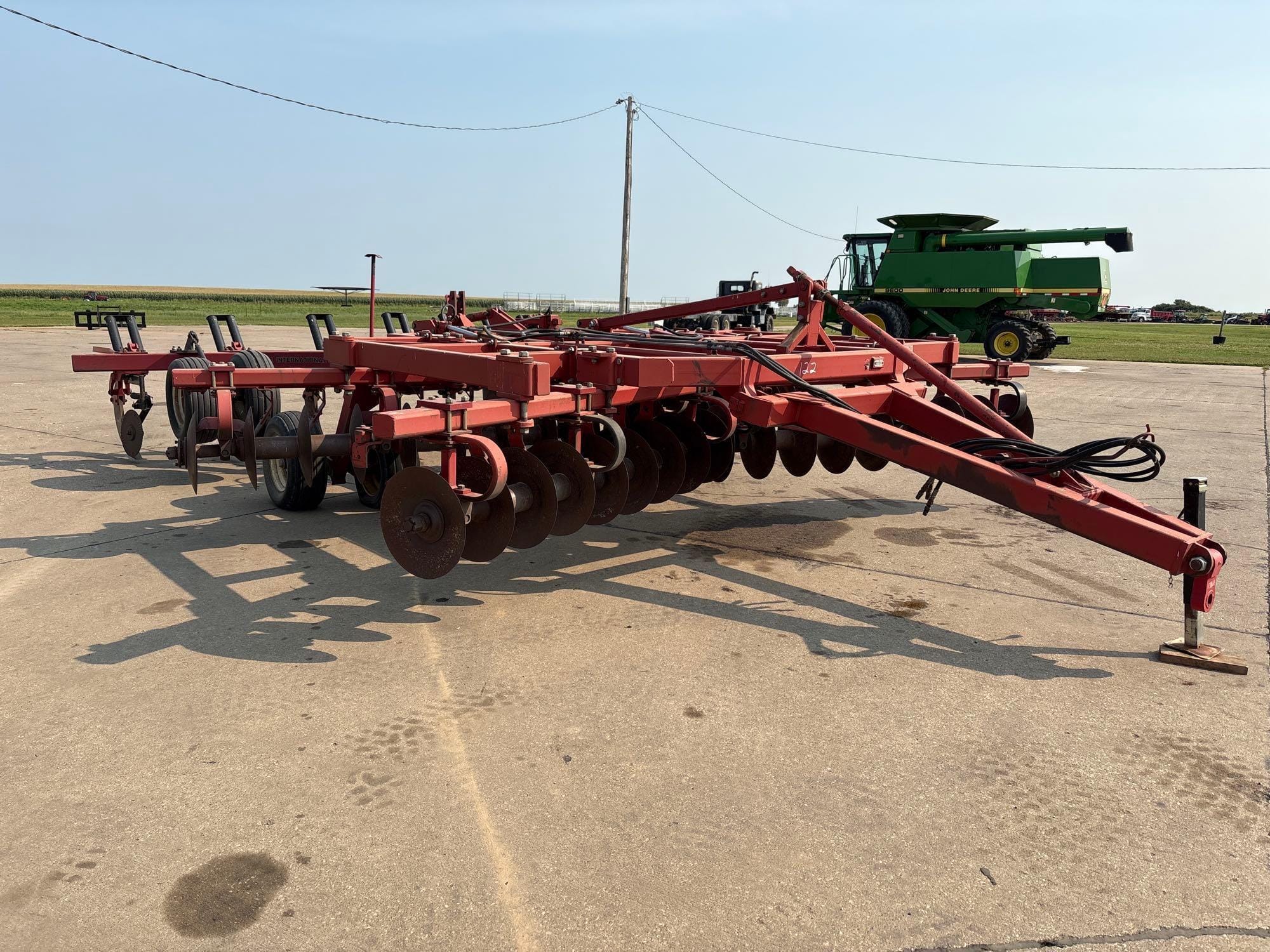 Sunflower 4306 Equipment Image0
