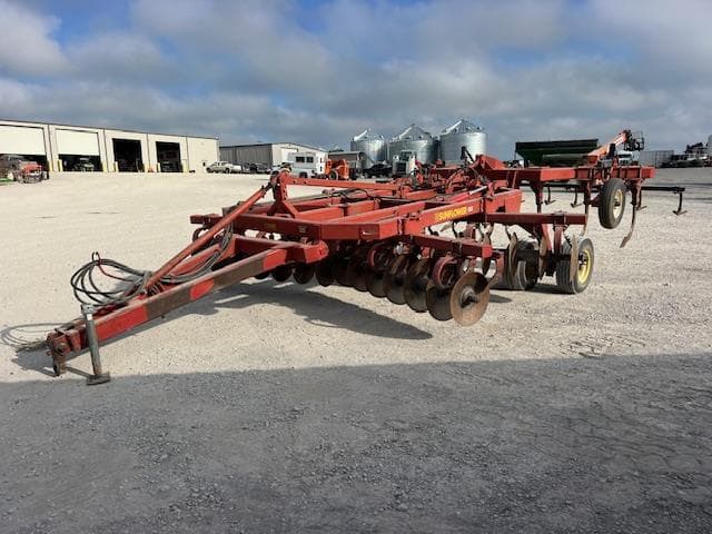 Image of Sunflower 4311 equipment image 1