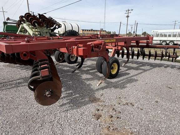 Image of Sunflower 4411-18 equipment image 1