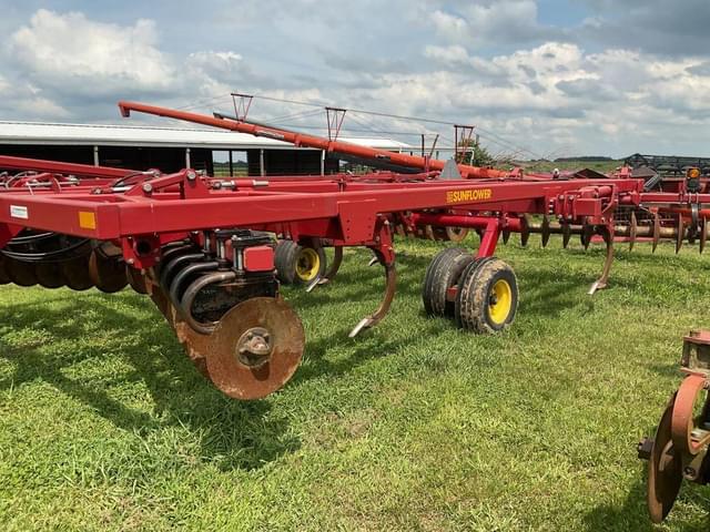 Image of Sunflower 4411 equipment image 1
