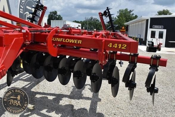 Image of Sunflower 4412 equipment image 4