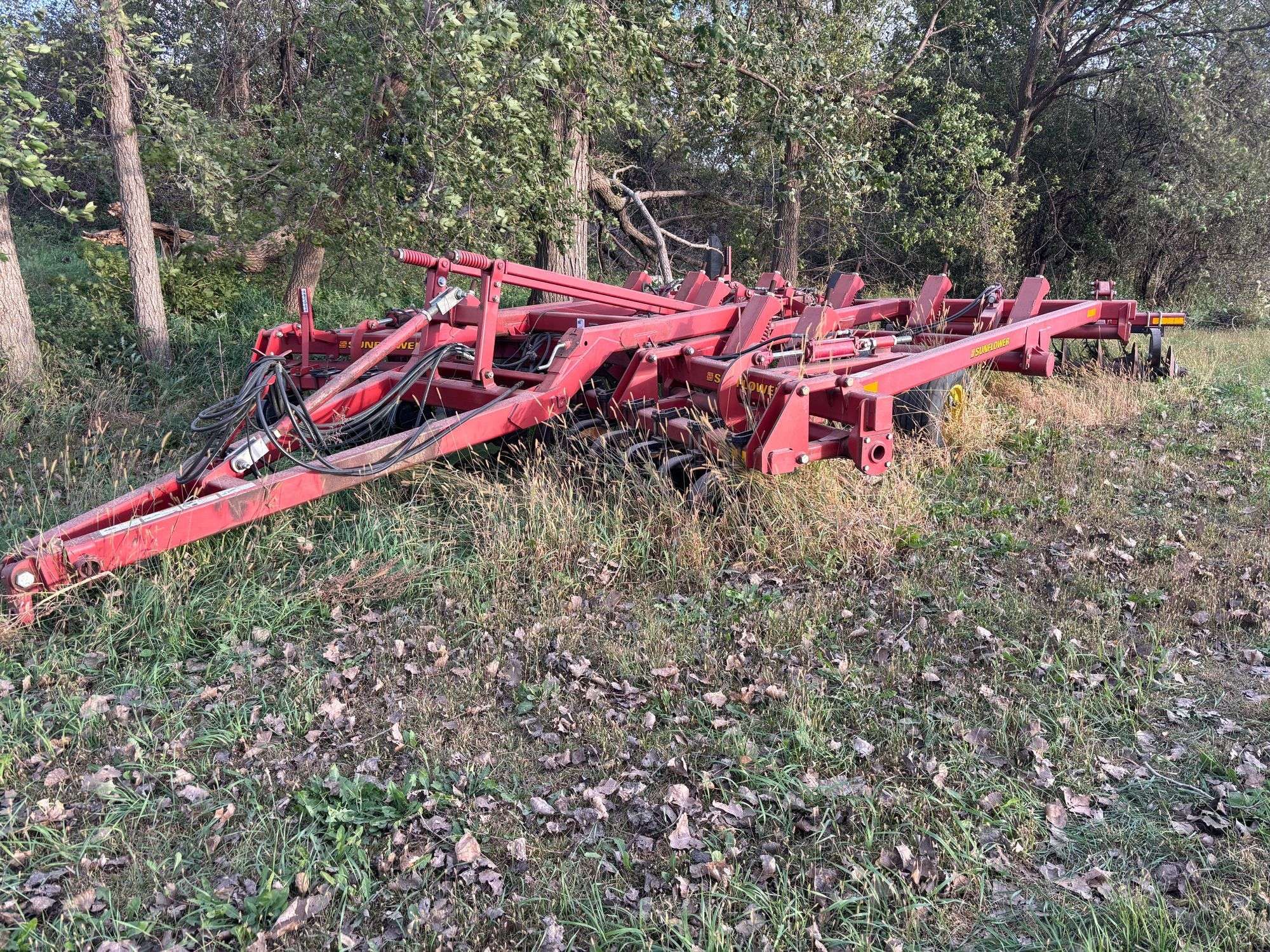 Sunflower 4510 Equipment Image0