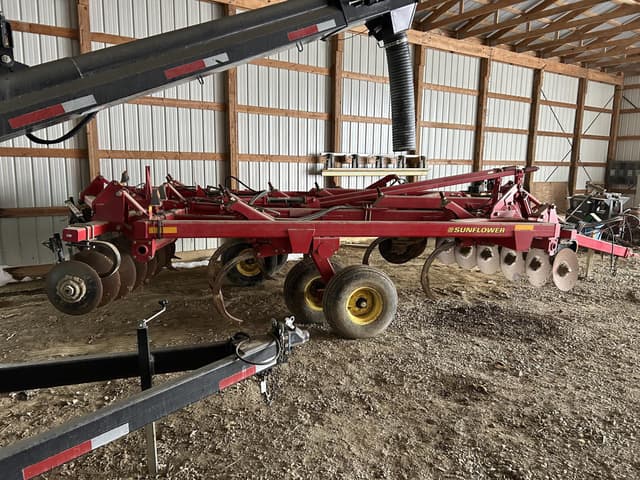 Image of Sunflower 4511 equipment image 1