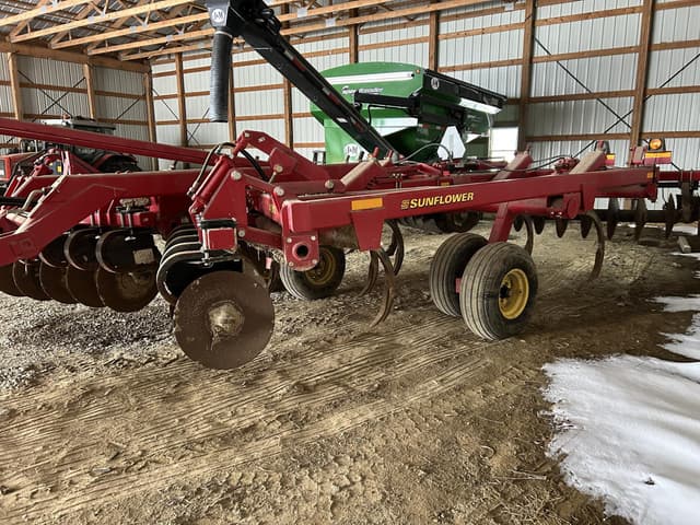 Image of Sunflower 4511 equipment image 2