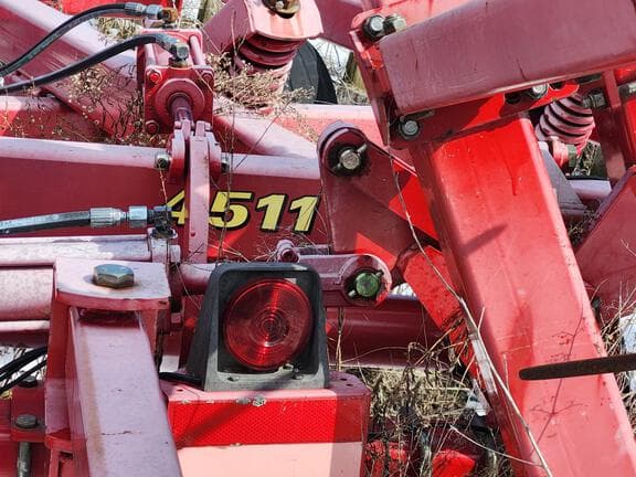 Image of Sunflower 4511 equipment image 3