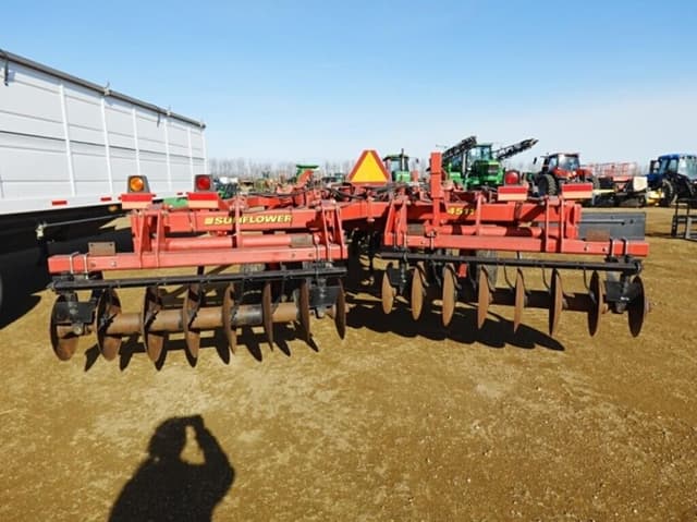 Image of Sunflower 4511 equipment image 2