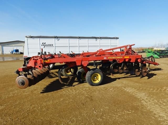 Image of Sunflower 4511 equipment image 1