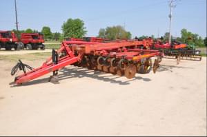 SOLD - Sunflower 4610 Disc Ripper Tillage with 9 Shanks | Tractor Zoom