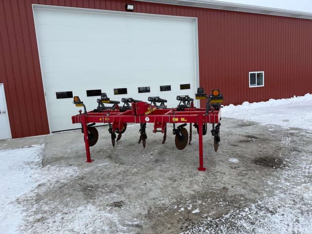 Image of Sunflower 4710 equipment image 1