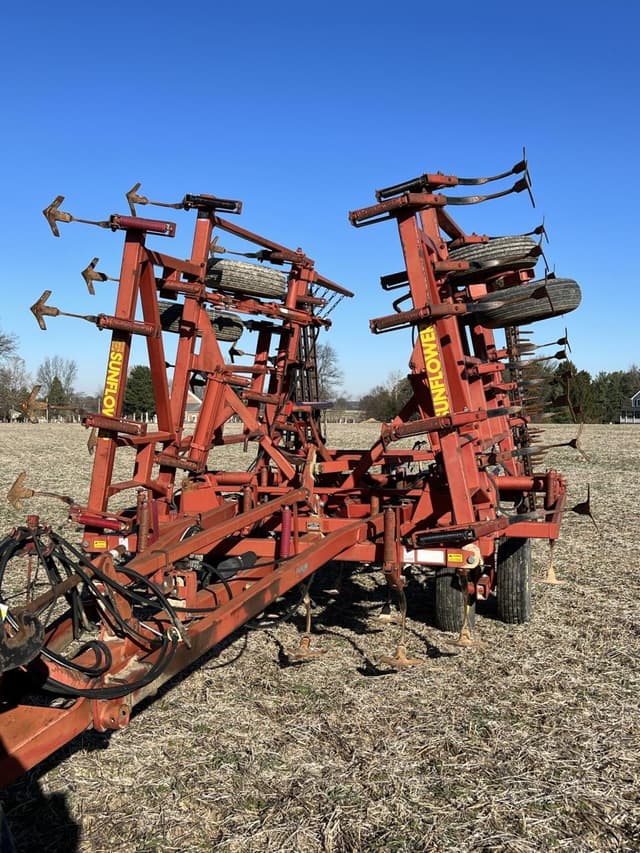 Image of Sunflower 5033 equipment image 4