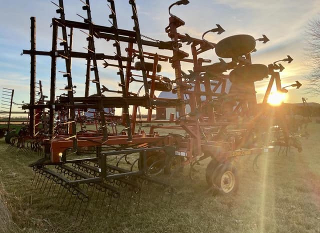 Image of Sunflower 5034 equipment image 4