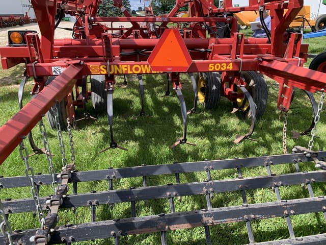 Image of Sunflower 5034 equipment image 4