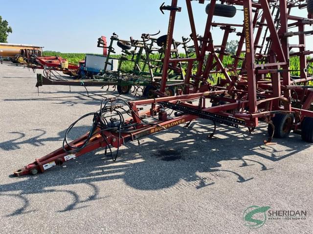 Image of Sunflower 5034 equipment image 1