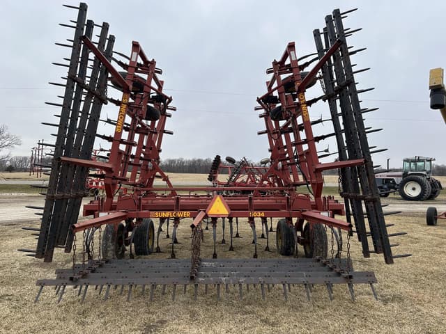 Image of Sunflower 5034 equipment image 3