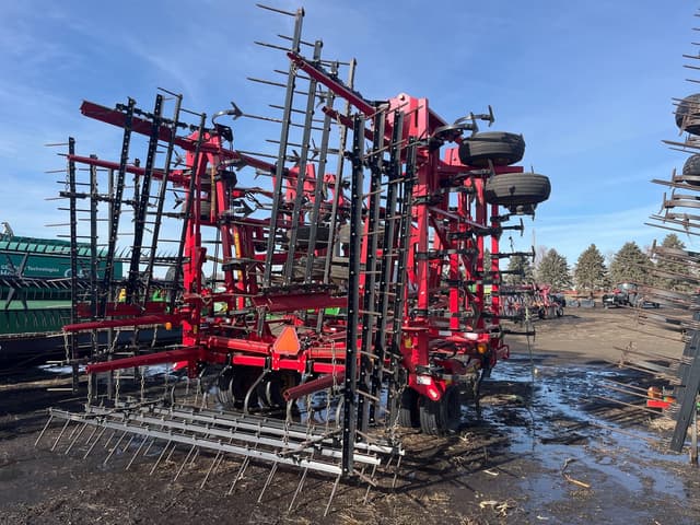 Image of Sunflower 5055 equipment image 1